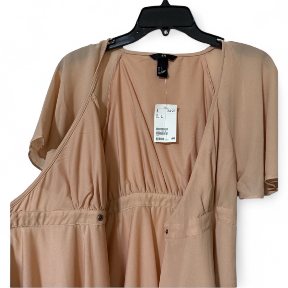 H&M Flutter Sleeve Wrap Dress - Size 6 - Knee Length - Picture 7 of 8